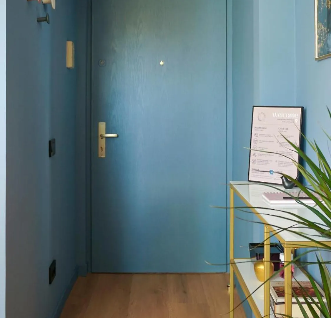 Apartment Aozora Central Studio Bucharest
